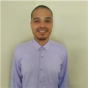 Profesor de ciencias sociales, políticas y económicas para estudiantes universitarios y de bachillerato, enfocado a fortalecer el interés de los estudiantes y la obtención de resultados